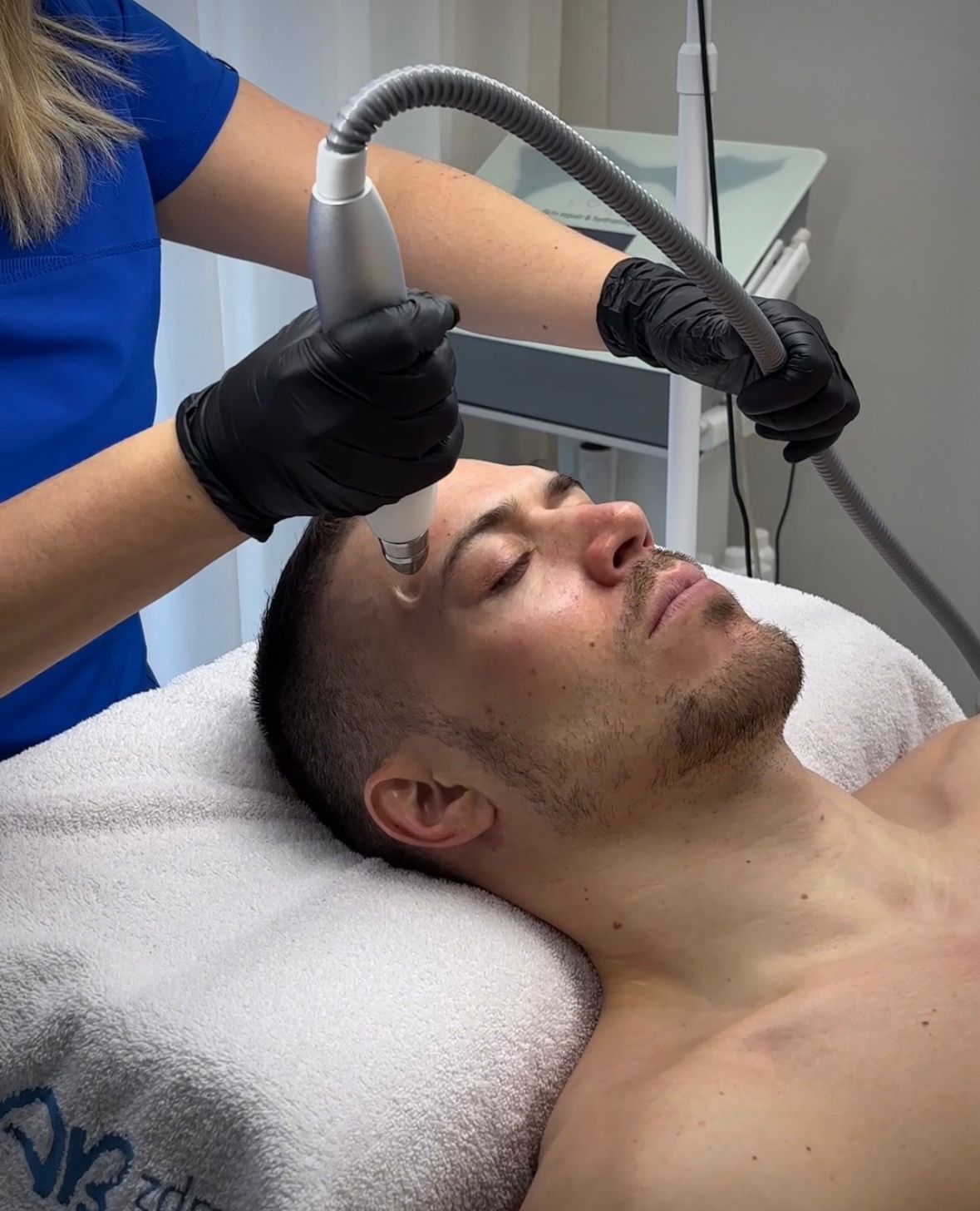 Ošetrenie tváre prístrojom Air In System
